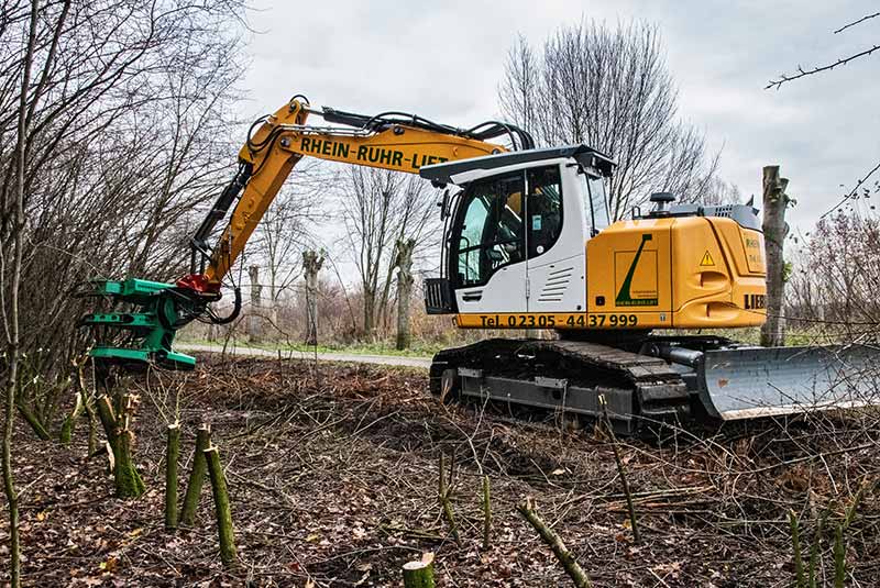 Fällbagger Liebherr r920